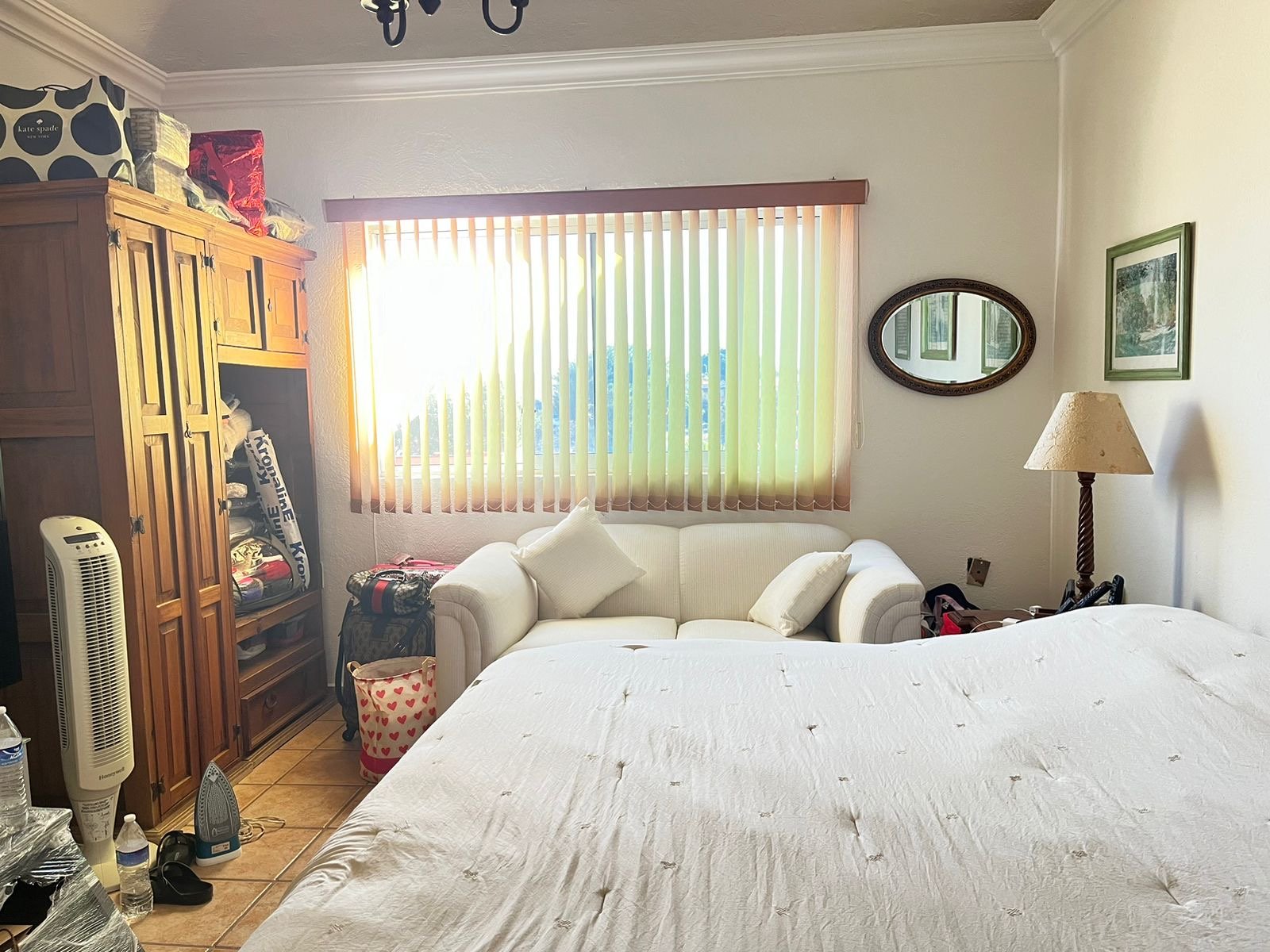 9995b786-16a5-4de2-8aee-a58e37a8ce8f